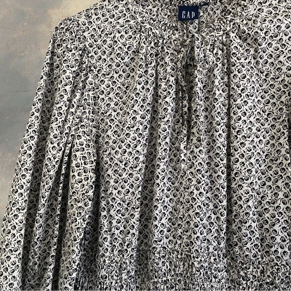 GAP Black and White V-Neck Sundress with Bishop Sleeves - Picture 7 of 11